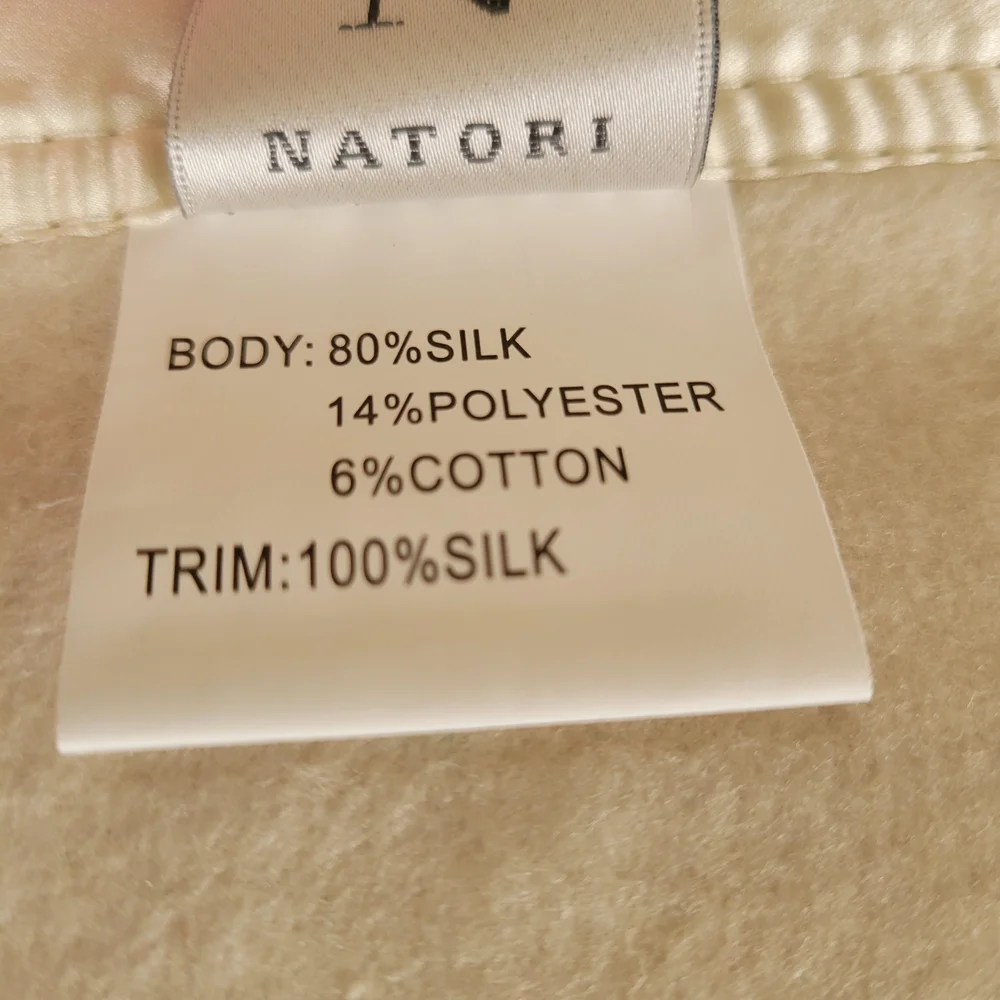 N Natori Silk Essence Blanket - Elegant Cream